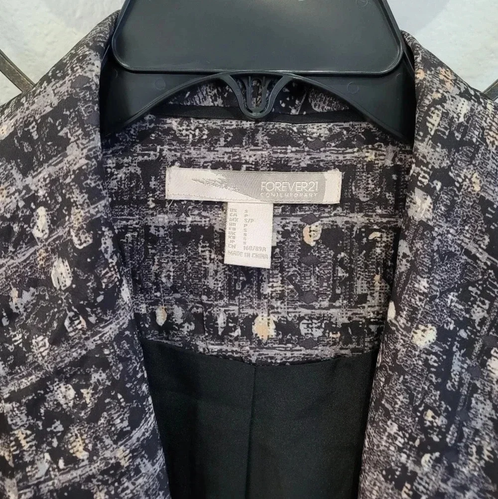 Forever 21 Abstract Cropped Open Front Blazer Jacket